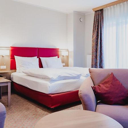 אוברהאכינג Hotel Hachinger Hof מראה חיצוני תמונה
