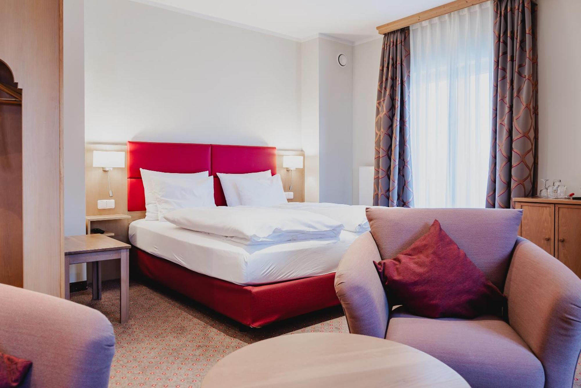 אוברהאכינג Hotel Hachinger Hof מראה חיצוני תמונה