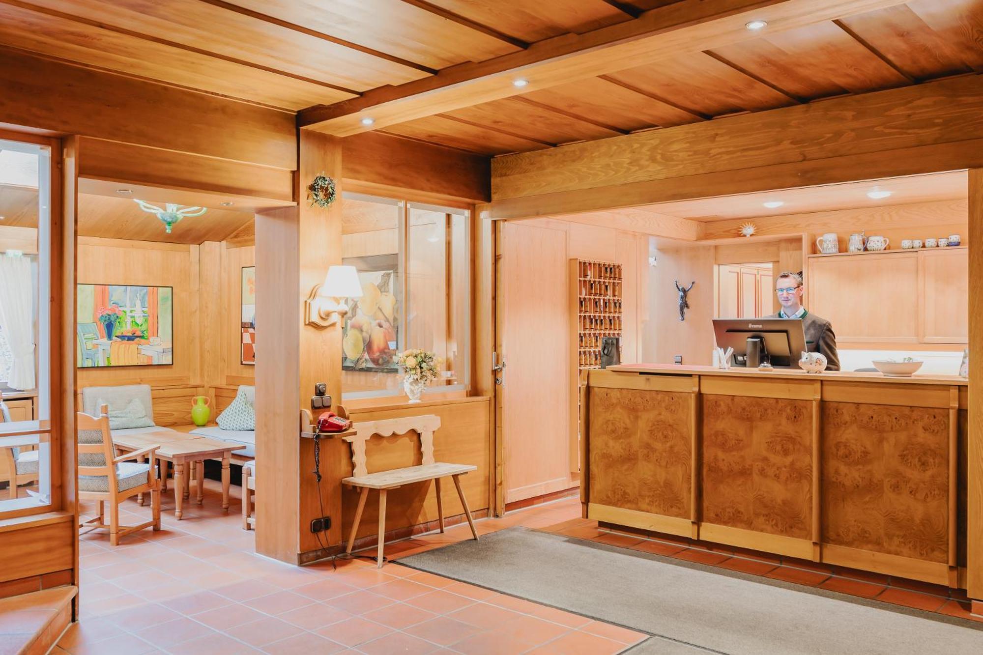 אוברהאכינג Hotel Hachinger Hof מראה חיצוני תמונה