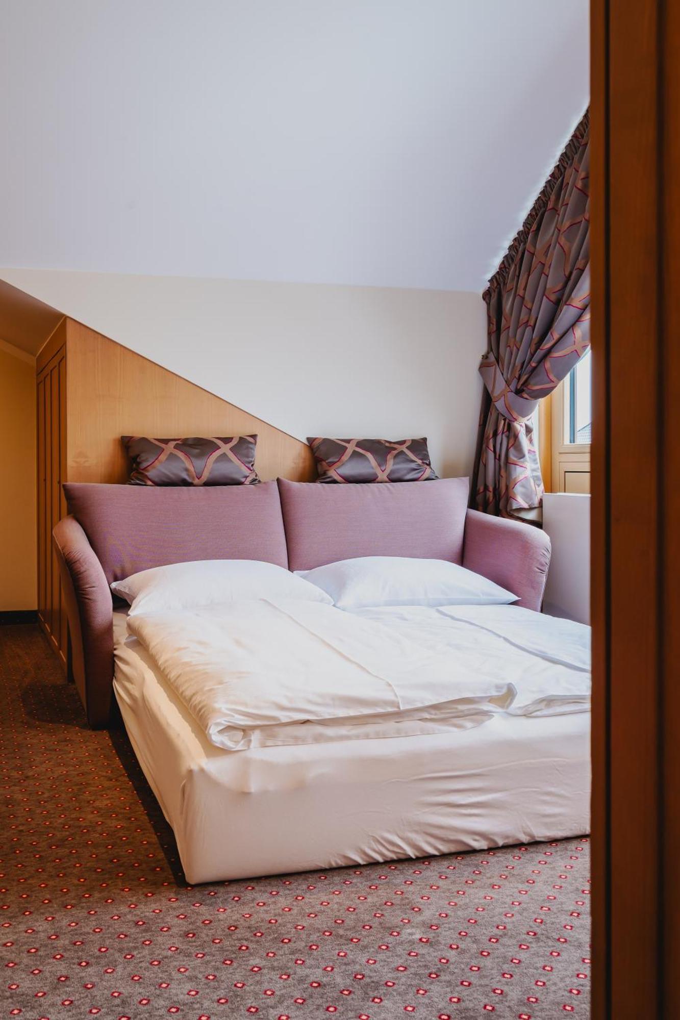 אוברהאכינג Hotel Hachinger Hof מראה חיצוני תמונה