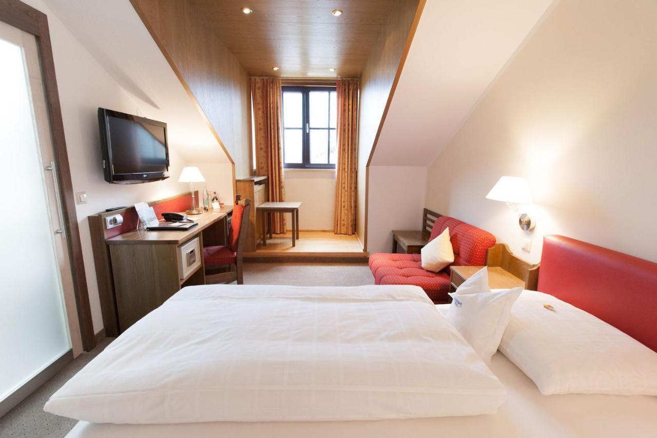 אוברהאכינג Hotel Hachinger Hof מראה חיצוני תמונה