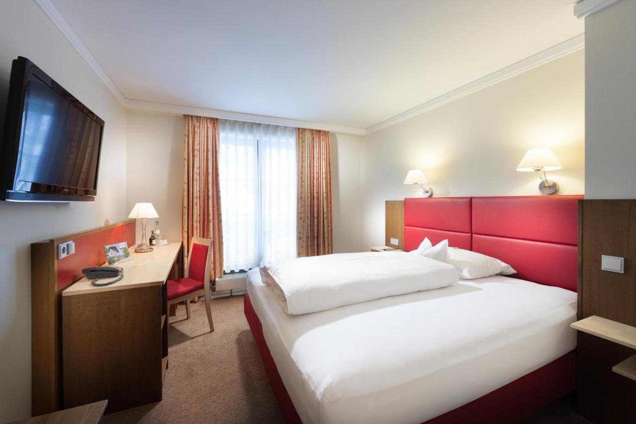 אוברהאכינג Hotel Hachinger Hof מראה חיצוני תמונה